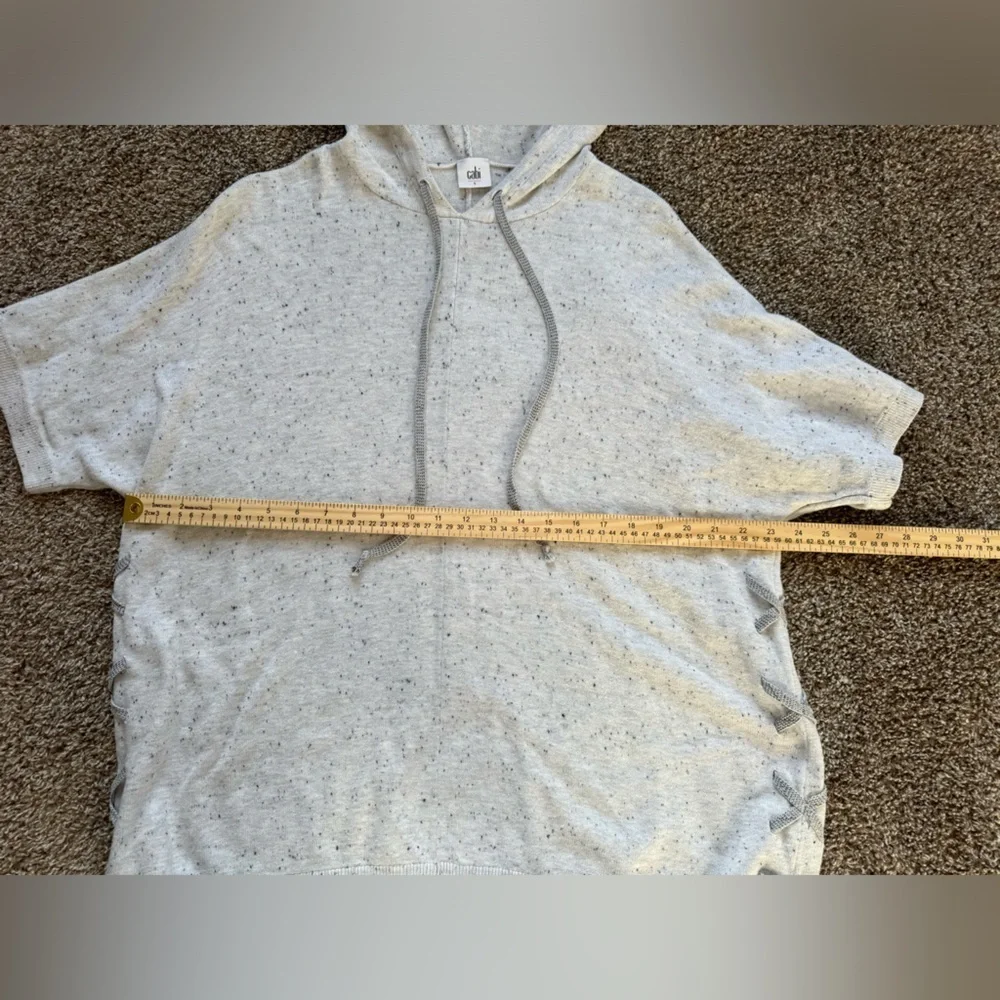 Cabi In Stitches Gray Hooded Specked Short Sleeve Sweater Small
